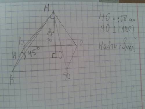 Высота mo правильной пирамиды mabcd равна 3корня из 2.двугранный угол при реьре ab равен 45 градусов