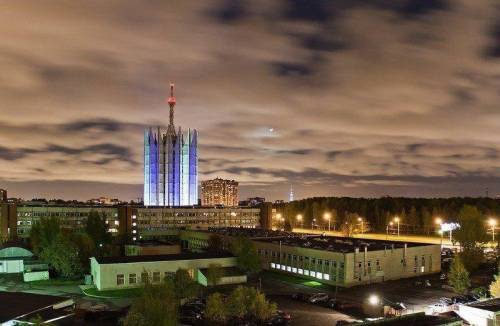 Знаете ли вы, какое самое высокое здание в москве? в санкт-петербурге? найдите в интернете информаци