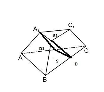 Втреугольной усеченной пирамиде через сторону верхнего основания проведена плоскость параллельно про