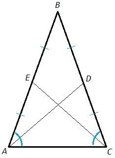 Вравнобедренном треугольнике abc проведены медианы ad и ce боковым сторонам bc и ab соответственно д