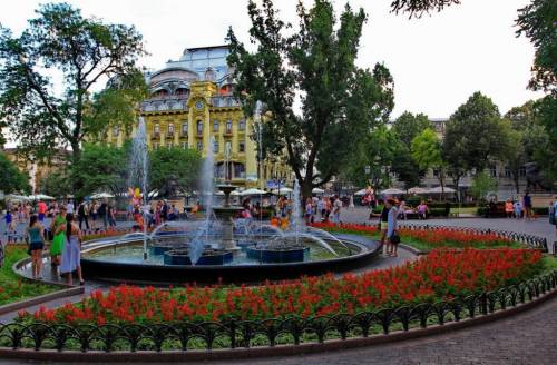 Написати твір-опис місцевості, тобто опис будь-якої пам'ятки історії або культури нашого міста одеси