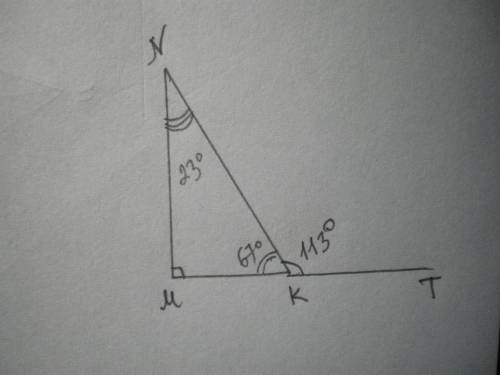 Дан прямоугольный треугольник MNK и внешний угол угла ∡ K. Определи величины острых углов данного тр