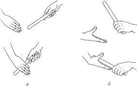 Упражнения для освоения техники передачи эстафетной палочки на высокой скорости Расположите упражнен