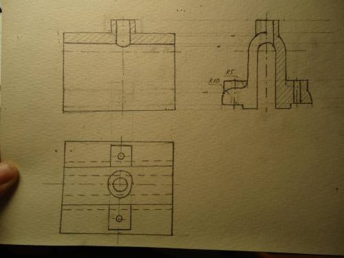 начертить главный вид, вид сверху и вид с лево​