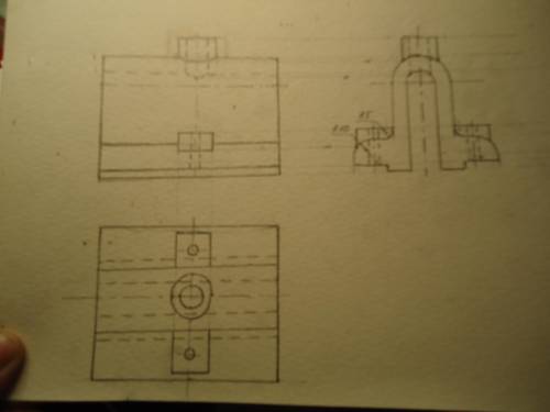 начертить главный вид, вид сверху и вид с лево​