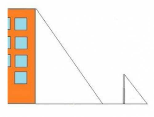 Длина тени многоэтажного здания равна 7 м, а длина тени вертикально закреплённого колышка равна 1 м.