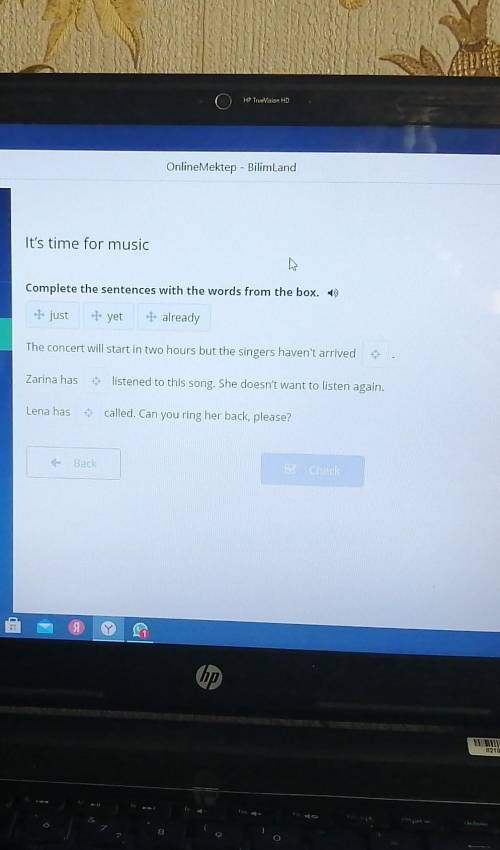Онлайн мектеп Complete The sentences with the words From the Box​