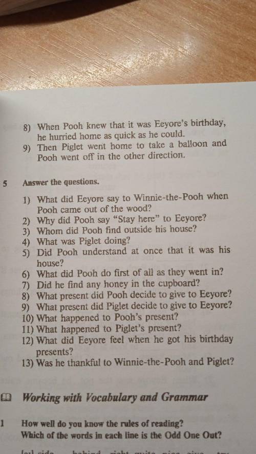 4.Put the sentences in right order.