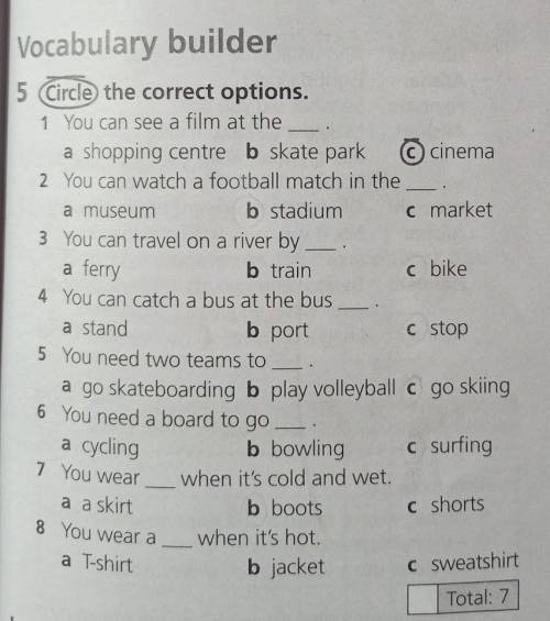 Vocabulary builder5 Circle the correct options.​