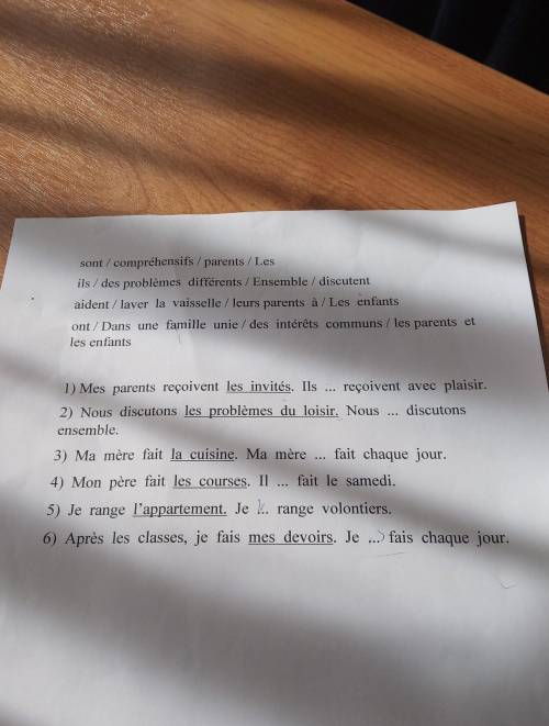 Sont / compréhensifs / parents / Les ils / des problèmes différents / Ensemble / discutentaident / l